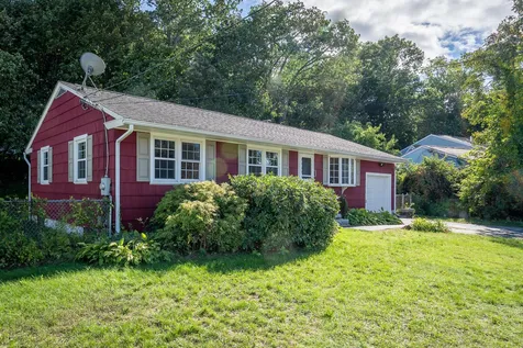 29 Wyoming Avenue Manchester NH 03103