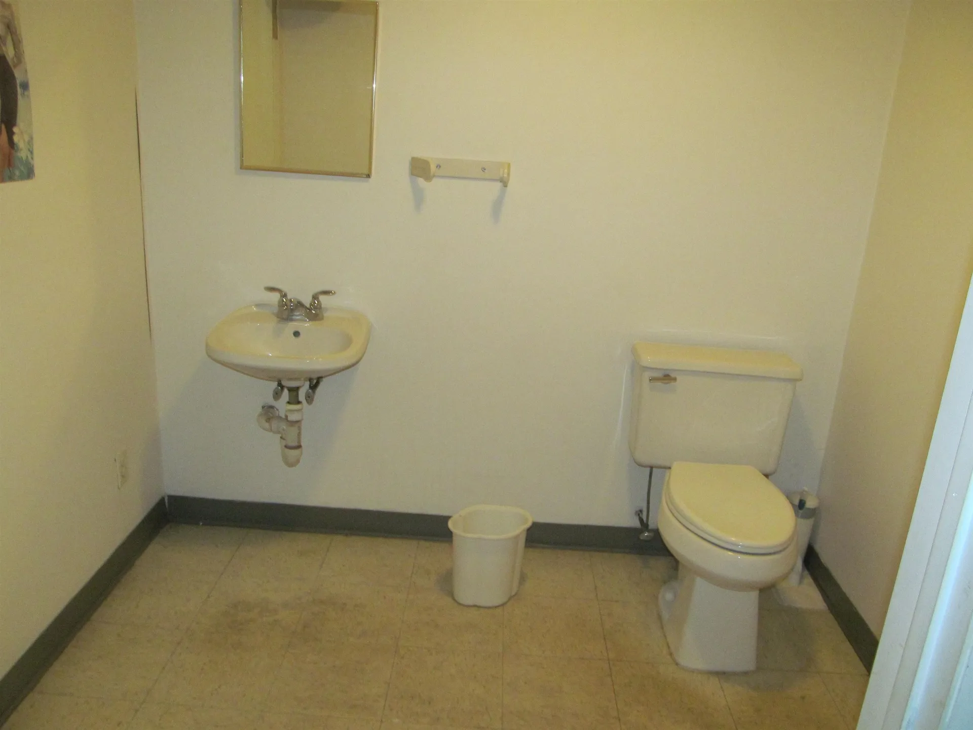 285-B Washington Street Claremont NH 03743