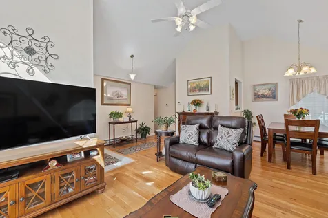 17 Red Oak Drive Gilford NH 03249