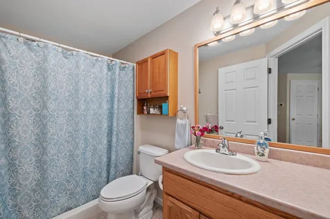 17 Red Oak Drive Gilford NH 03249