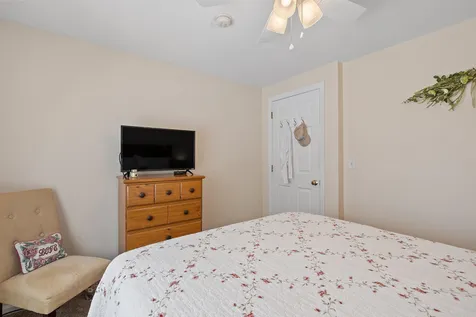 17 Red Oak Drive Gilford NH 03249