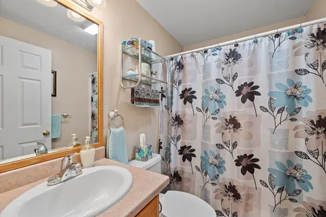 17 Red Oak Drive Gilford NH 03249