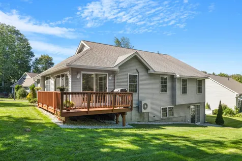 17 Red Oak Drive Gilford NH 03249