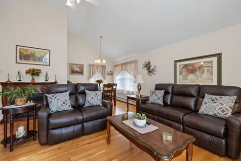 17 Red Oak Drive Gilford NH 03249