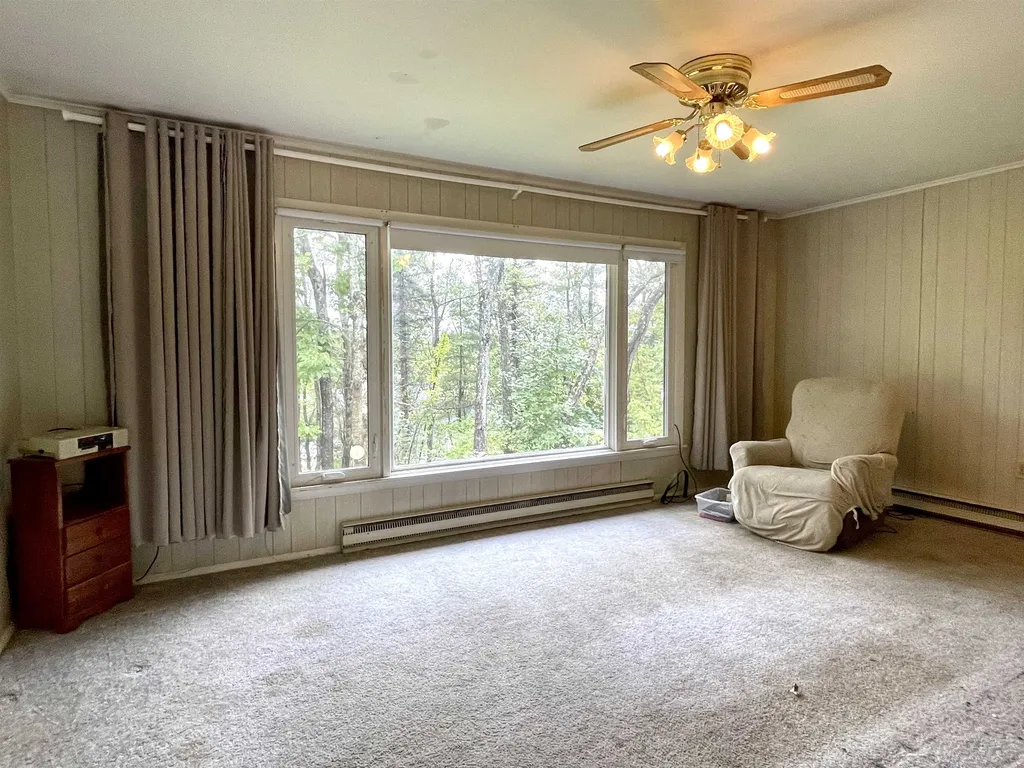 4 Spring Street Whitefield NH 03598
