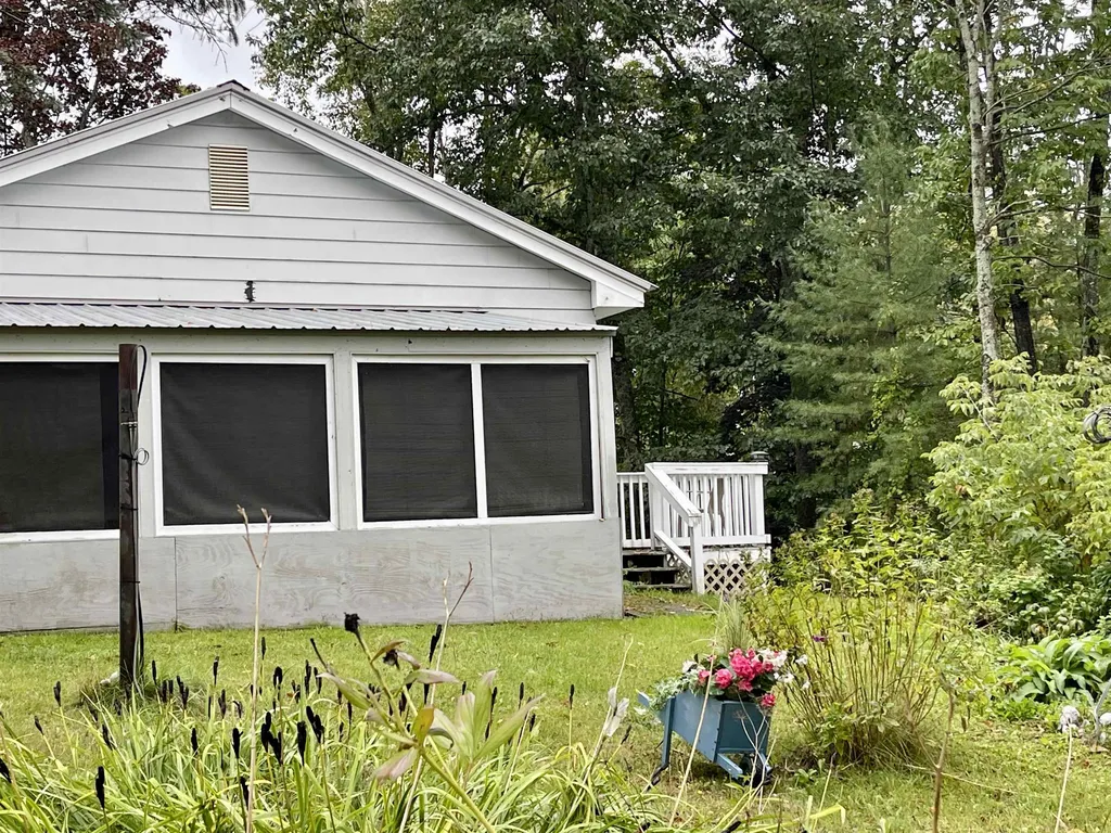 4 Spring Street Whitefield NH 03598