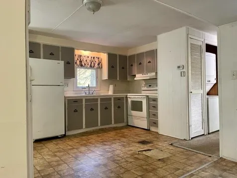 8 Williams Street Sandown NH 03873