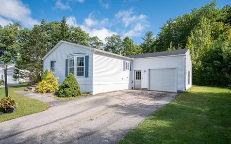25 Granite Circle Hampstead NH 03841