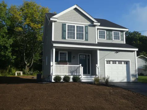 426 Arah Street Manchester NH 03104
