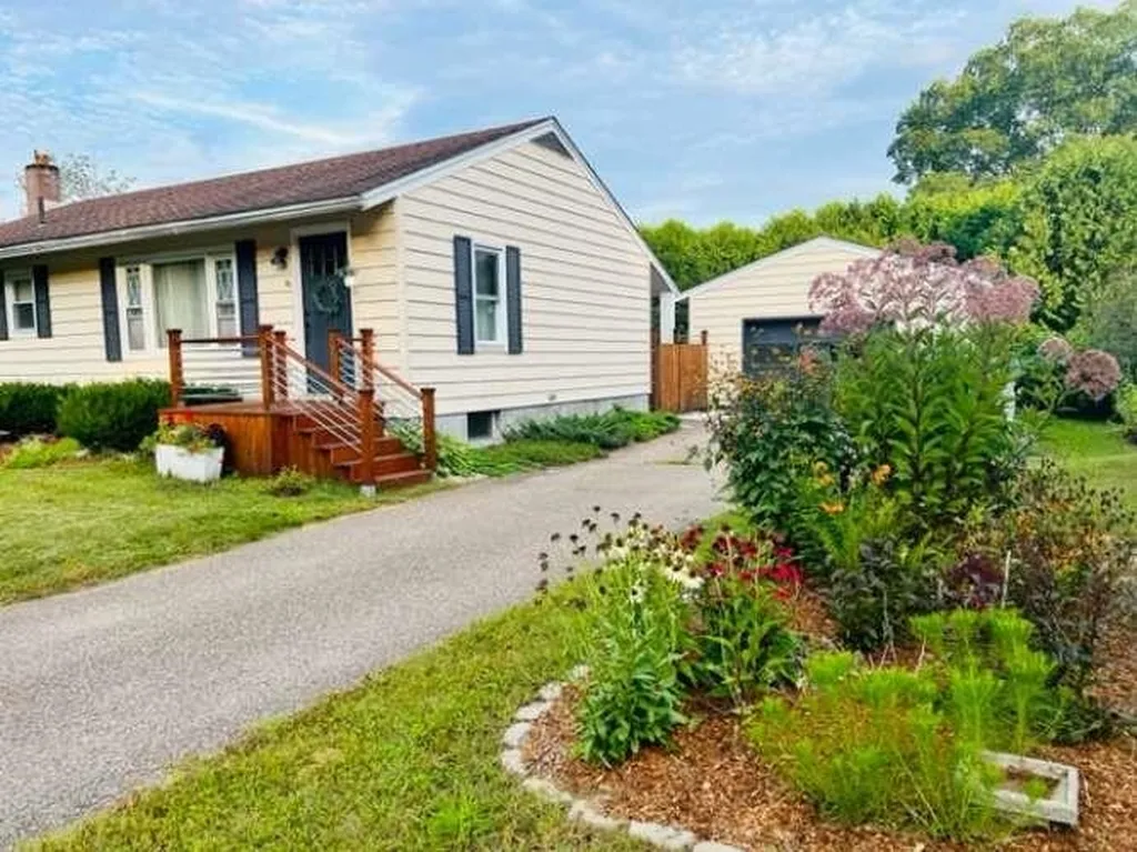 16 Perry Drive Essex VT 05452
