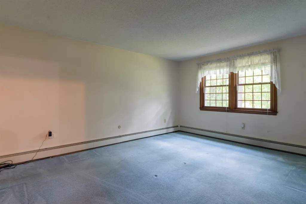466 Coral Avenue Manchester NH 03104