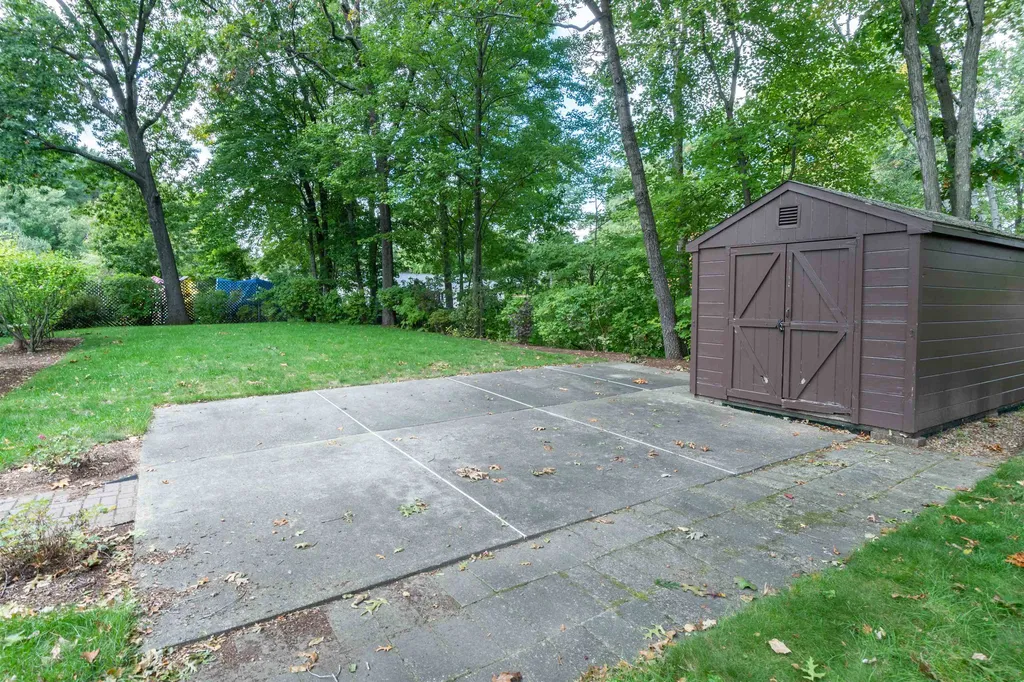 466 Coral Avenue Manchester NH 03104