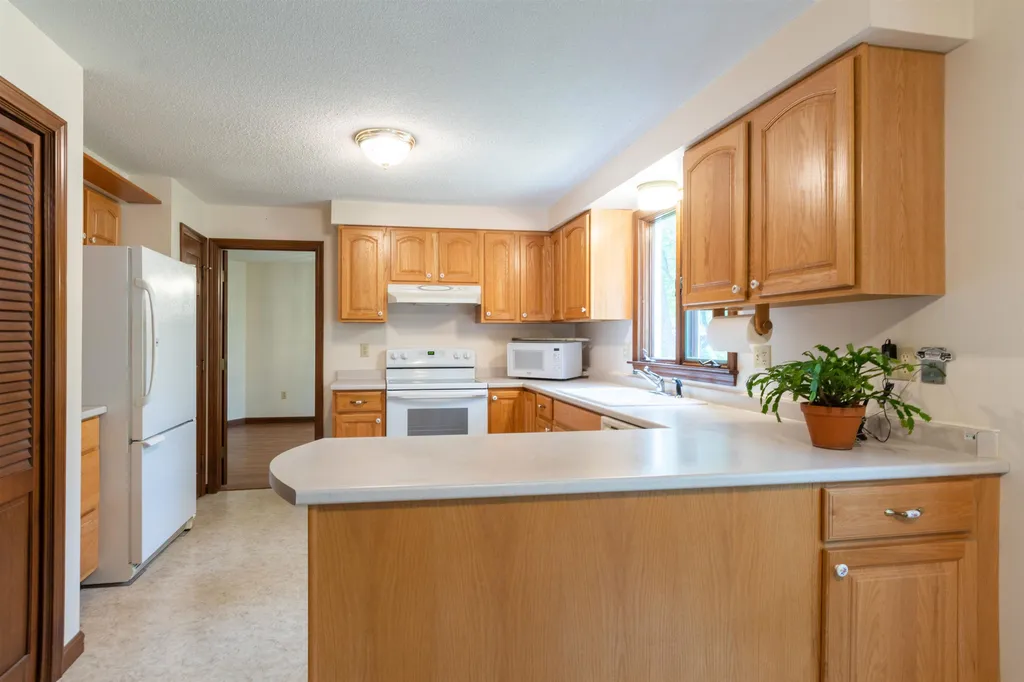 466 Coral Avenue Manchester NH 03104