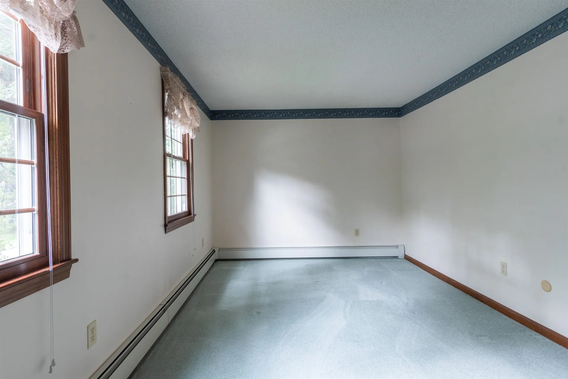466 Coral Avenue Manchester NH 03104