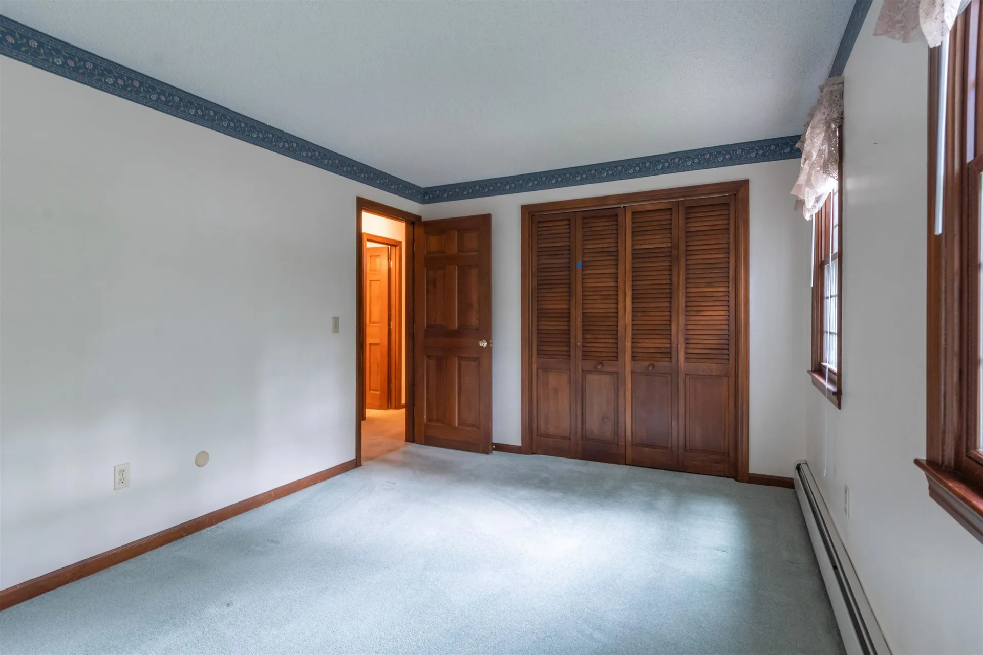 466 Coral Avenue Manchester NH 03104