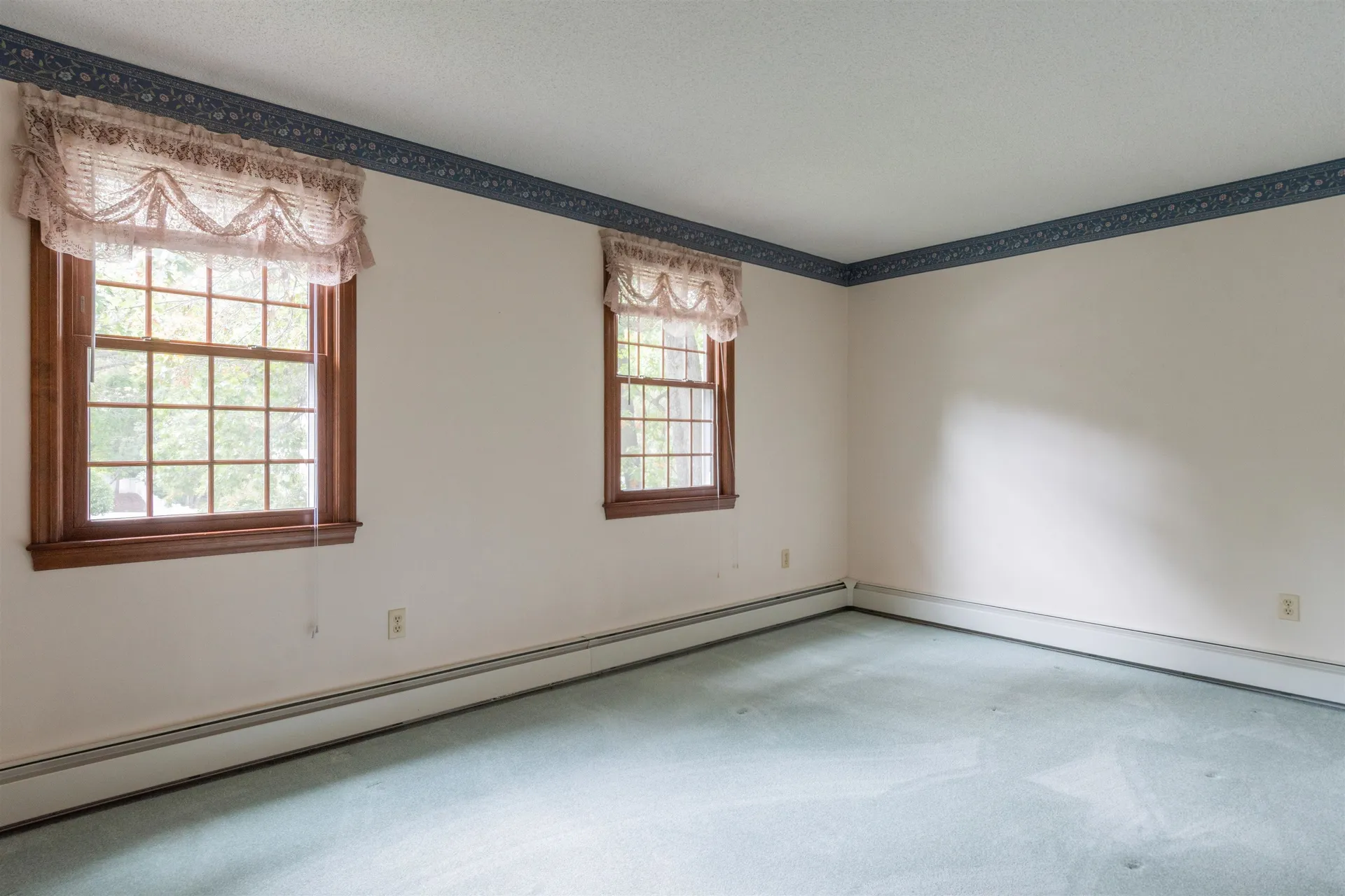 466 Coral Avenue Manchester NH 03104