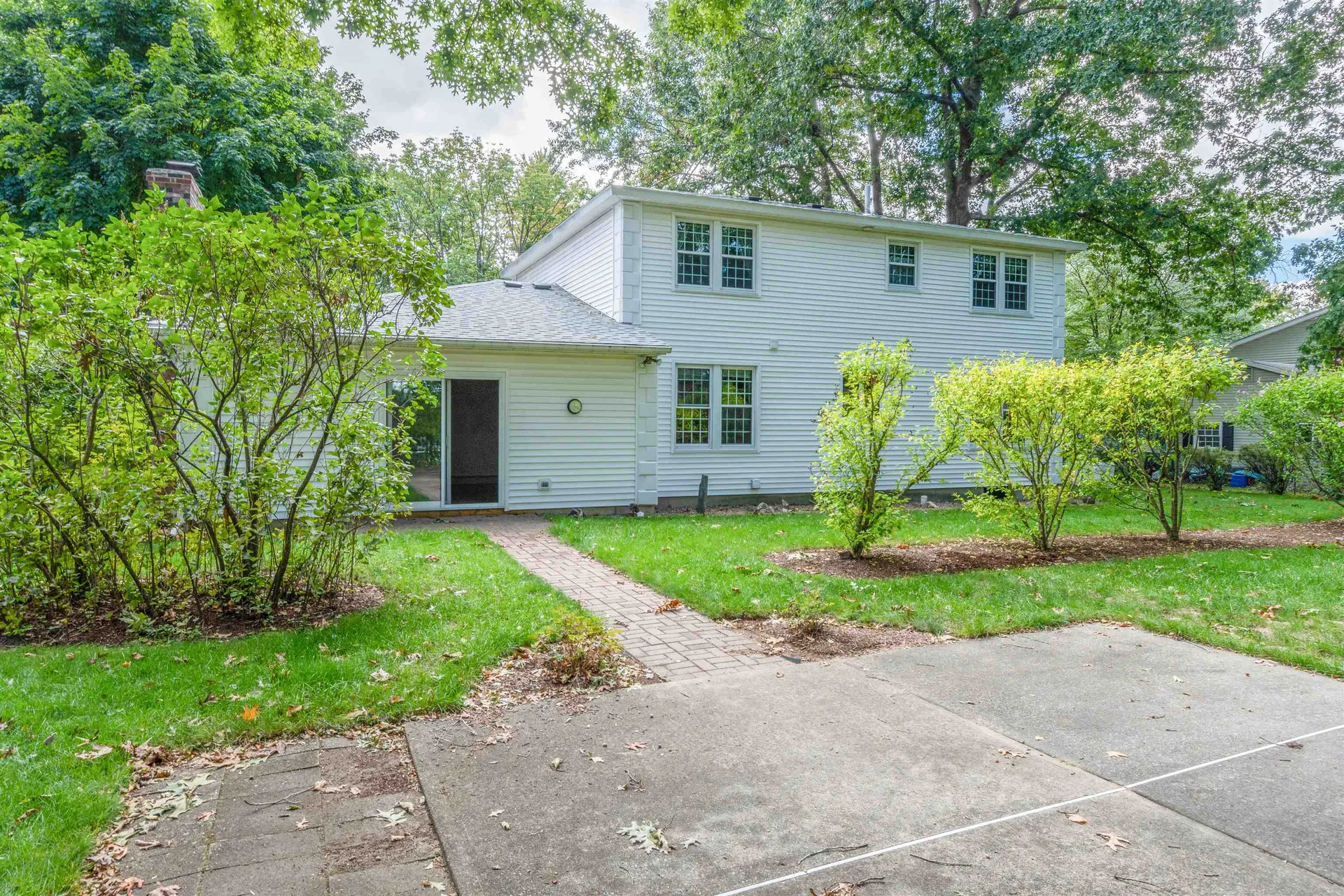 466 Coral Avenue Manchester NH 03104