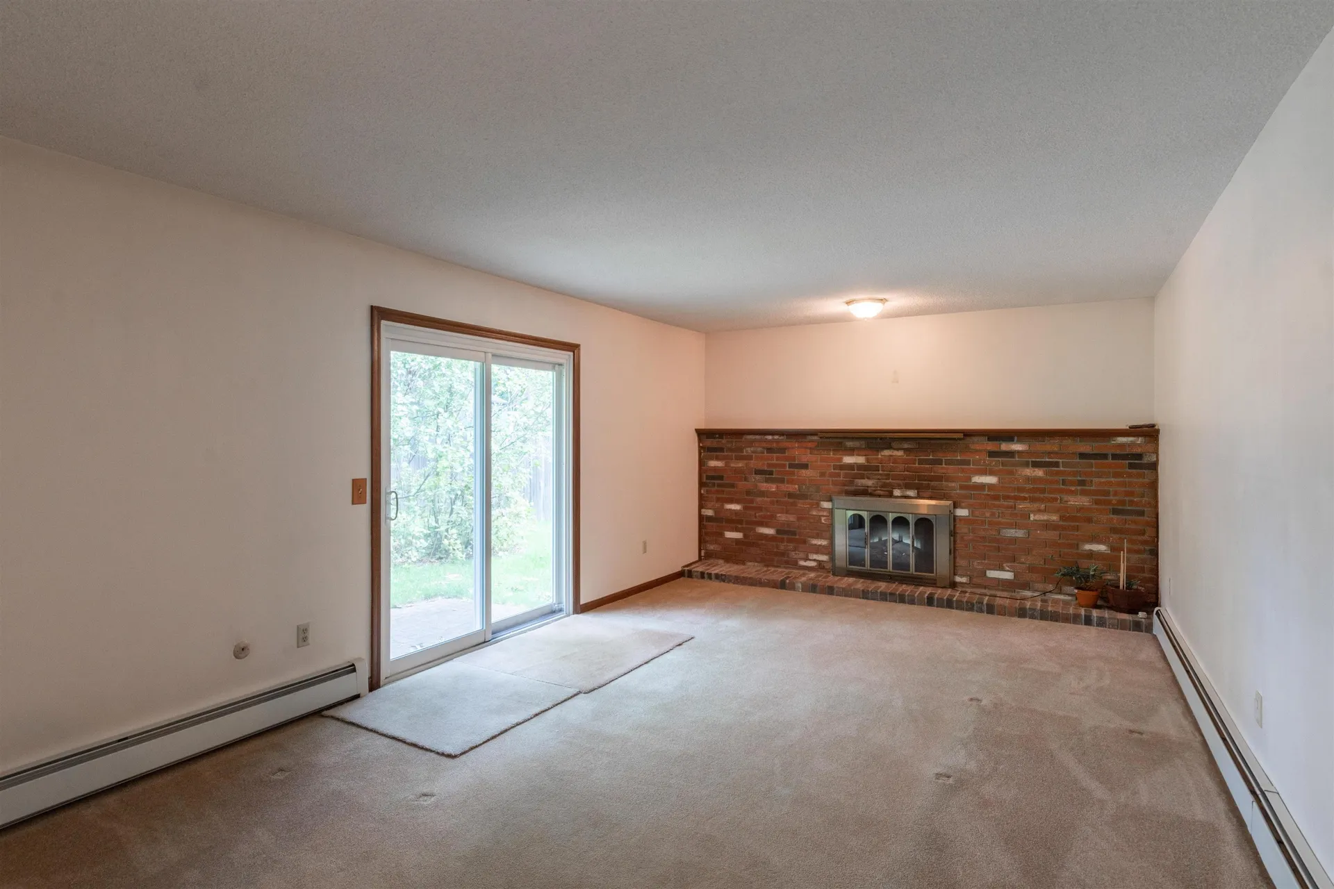 466 Coral Avenue Manchester NH 03104