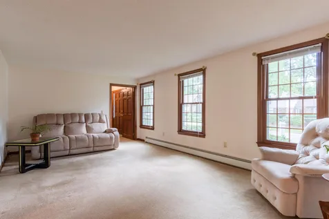 466 Coral Avenue Manchester NH 03104