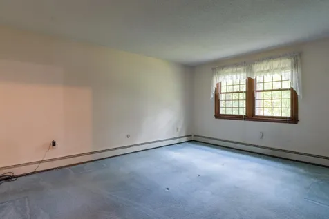 466 Coral Avenue Manchester NH 03104