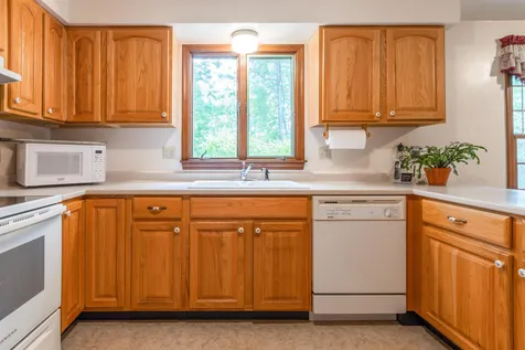 466 Coral Avenue Manchester NH 03104