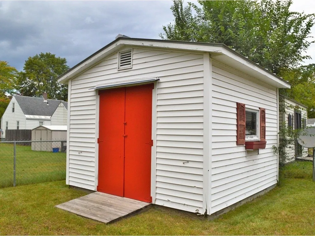 36 Turf Road Burlington VT 05408