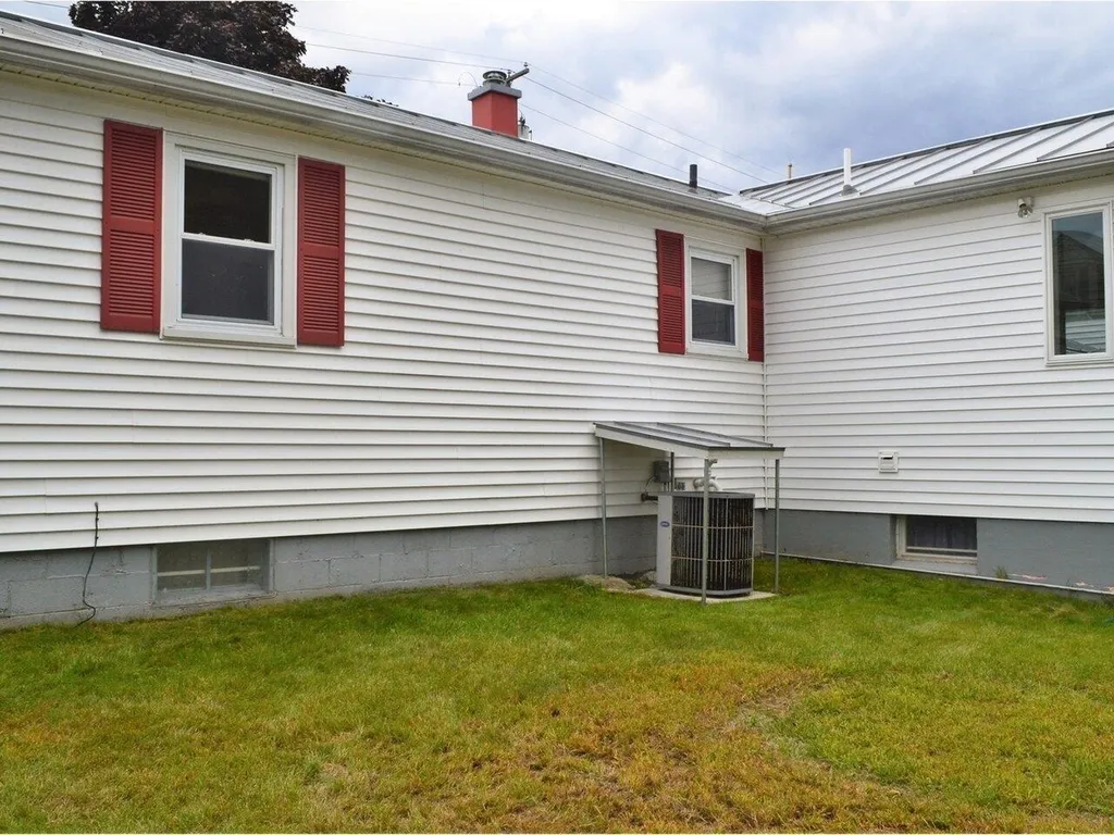 36 Turf Road Burlington VT 05408