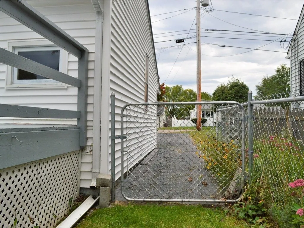 36 Turf Road Burlington VT 05408