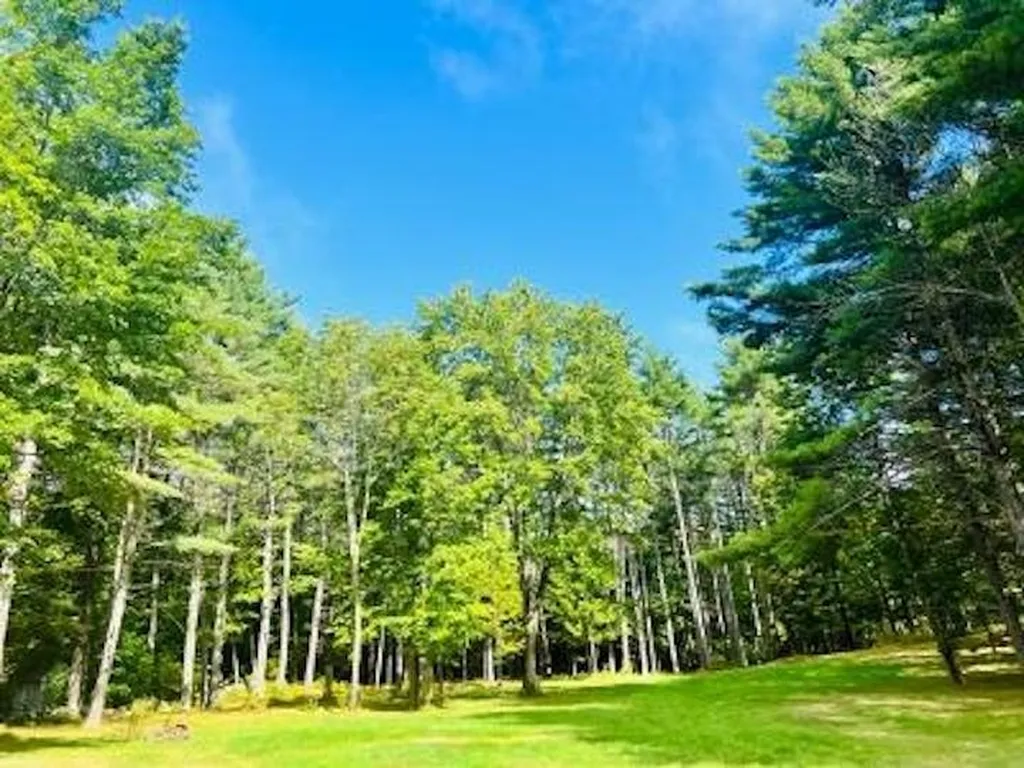 35 Auburn Road Hooksett NH 03106
