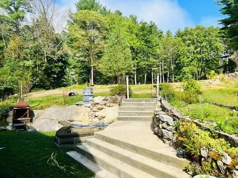 35 Auburn Road Hooksett NH 03106