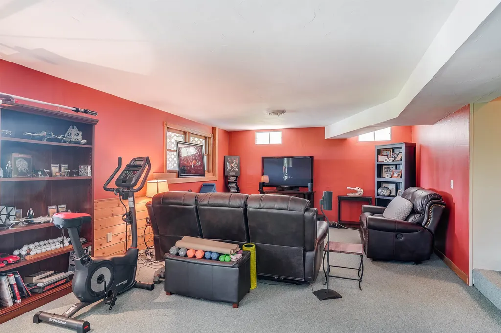 85 E Chocorua River Drive Tamworth NH 03817