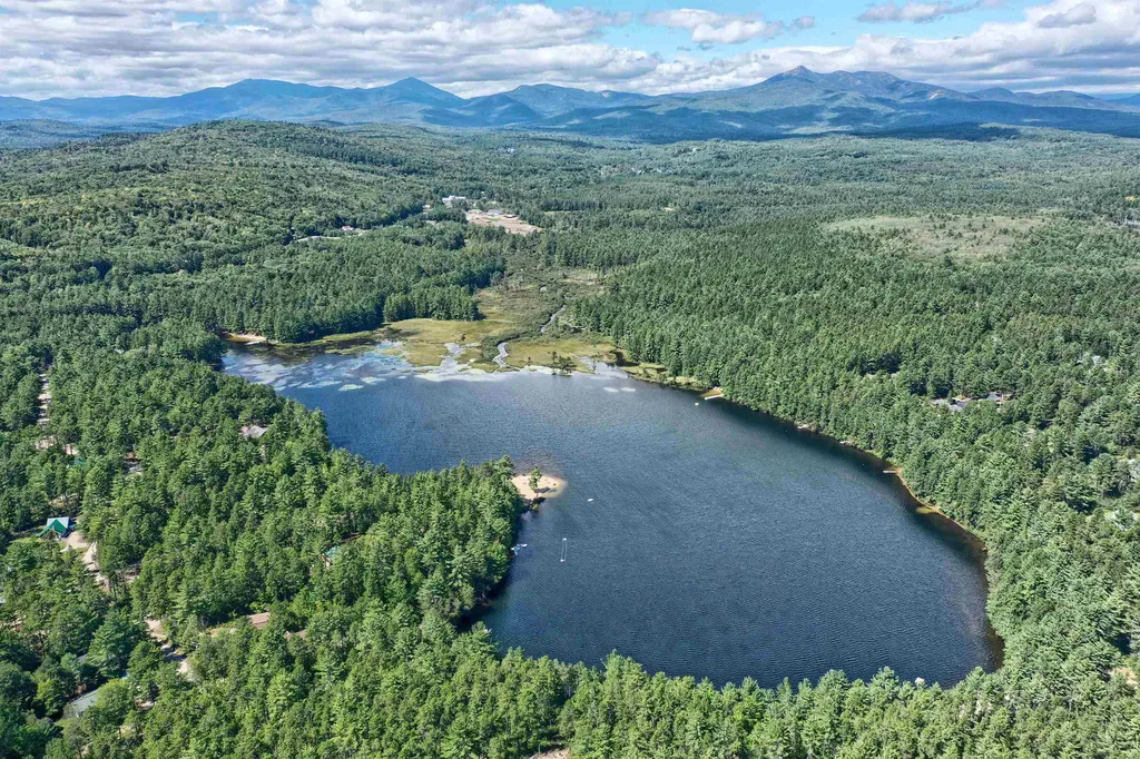 85 E Chocorua River Drive Tamworth NH 03817