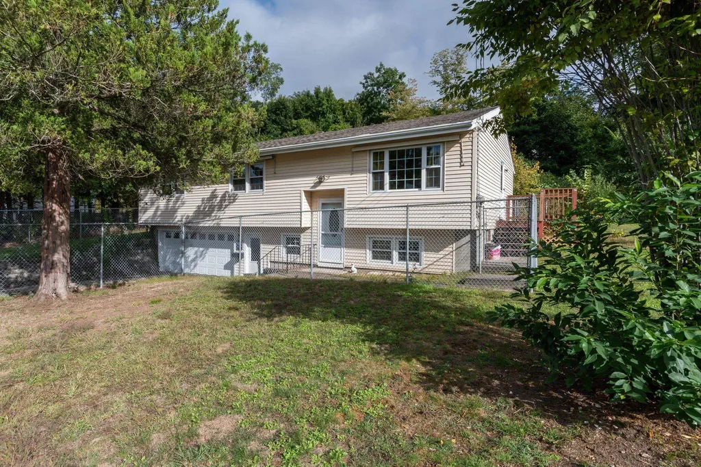 34 Raleigh Drive Nashua NH 03062