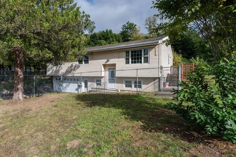 34 Raleigh Drive Nashua NH 03062
