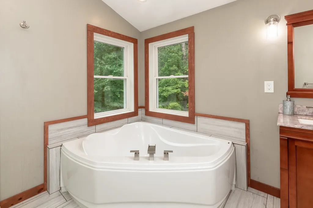 13 Pheasant Drive Middleton NH 03887