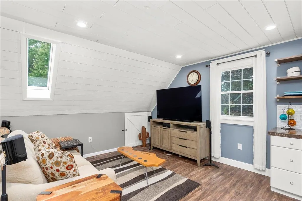 38 Sky View Drive Pelham NH 03076