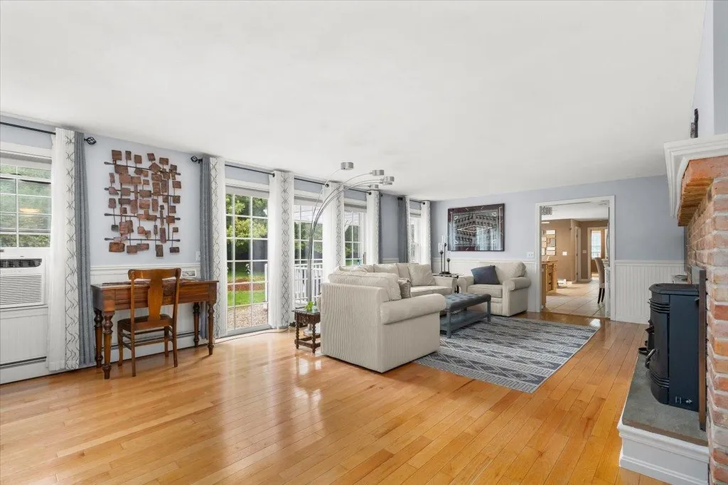 38 Sky View Drive Pelham NH 03076