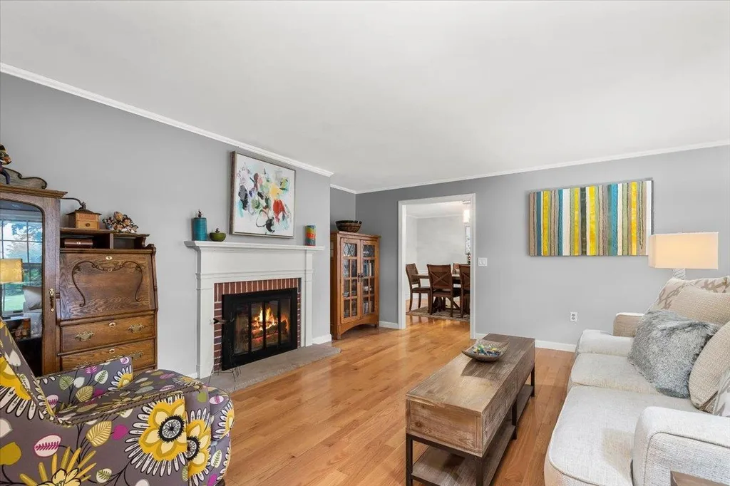 38 Sky View Drive Pelham NH 03076