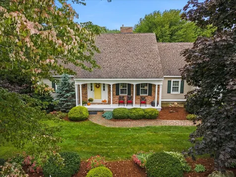38 Sky View Drive Pelham NH 03076