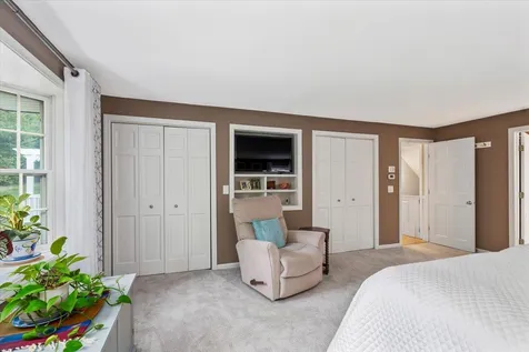 38 Sky View Drive Pelham NH 03076