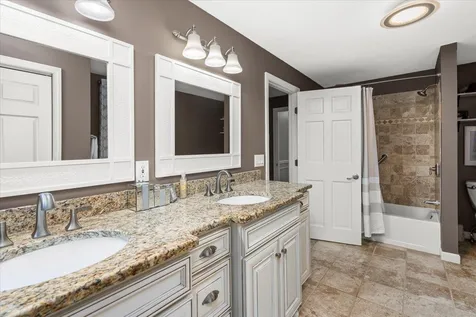 38 Sky View Drive Pelham NH 03076