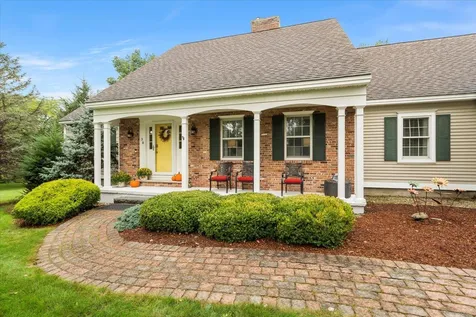38 Sky View Drive Pelham NH 03076