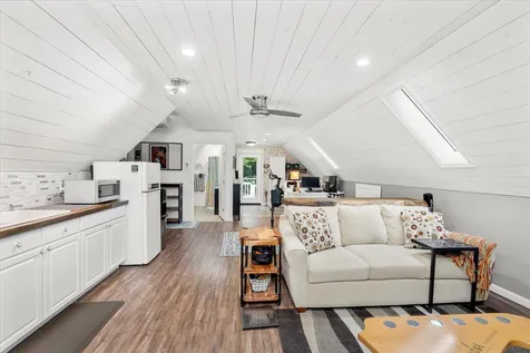 38 Sky View Drive Pelham NH 03076