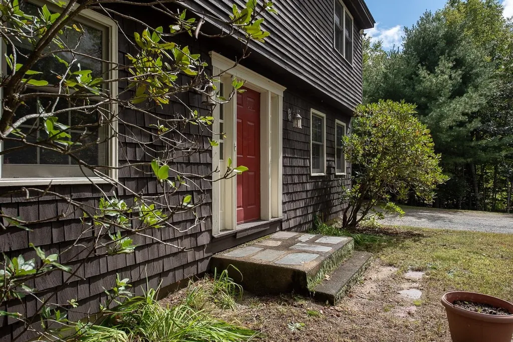 280 Maple Grove Lane Bristol NH 03222