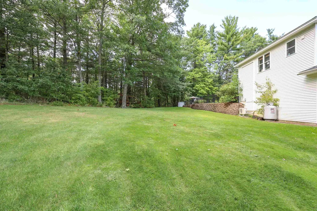 29 Harvest Drive Hooksett NH 03106