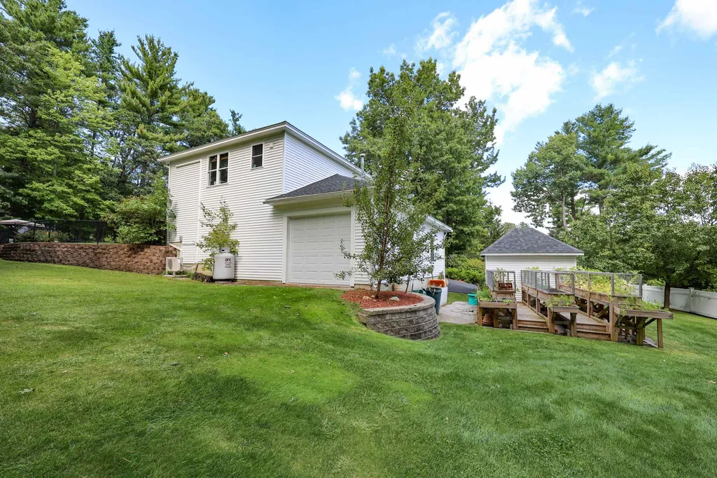 29 Harvest Drive Hooksett NH 03106