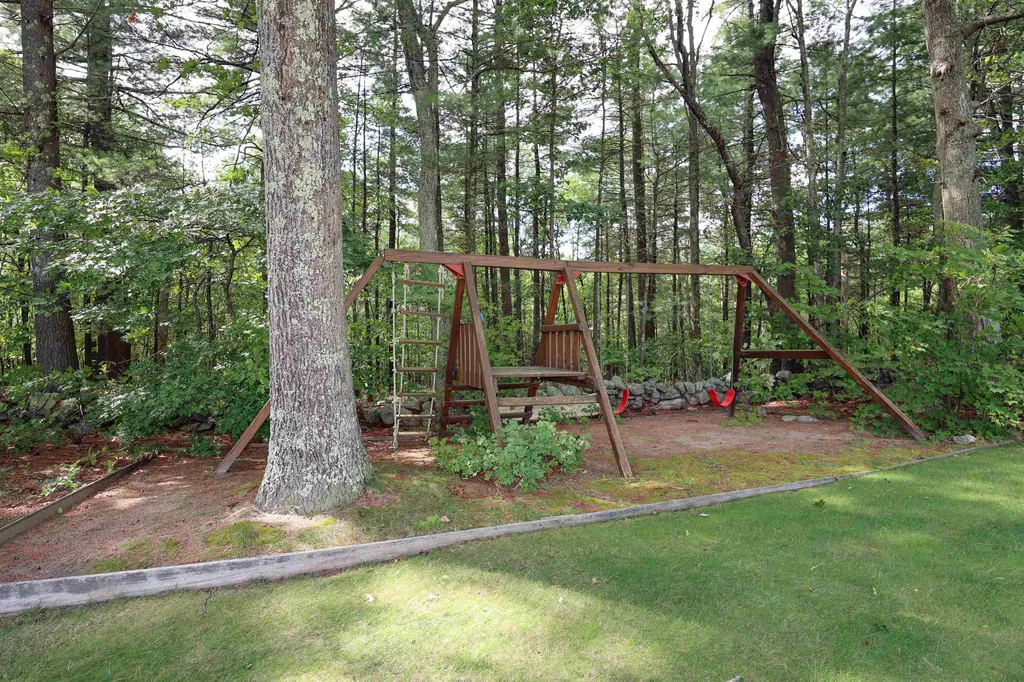 29 Harvest Drive Hooksett NH 03106