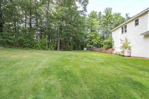 29 Harvest Drive Hooksett NH 03106