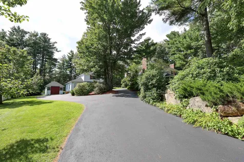 29 Harvest Drive Hooksett NH 03106