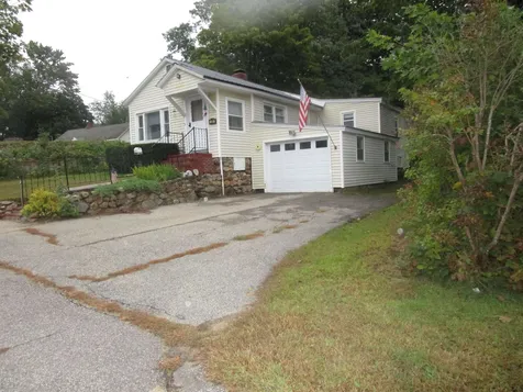 21 Carver Street Laconia NH 03246